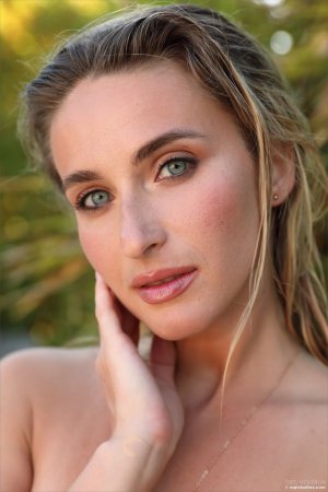 0010-15 thefappeningblog.com.jpg