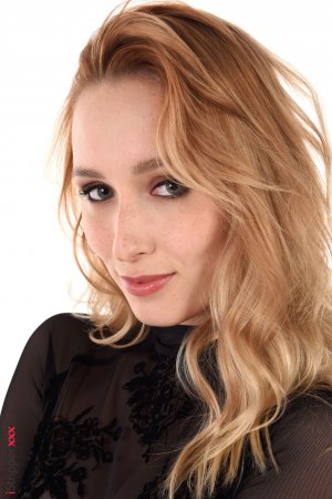 0021-02 thefappeningblog.com.jpg