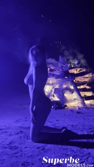 0011-05 thefappeningblog.com.jpg