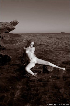 mplstudios-nina-nude-horizons-02 thefappeningblog.com.jpg