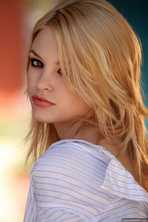 bree-daniels-is-an-all-natural-teen-with-a-rocking-body-09 thefappeningblog.com.jpg