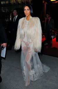 Kim Kardashian and Kendall Jenner Sexy thefappening.so 30.jpg