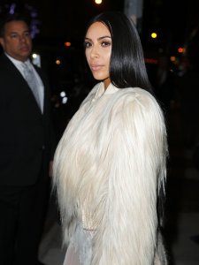 Kim Kardashian and Kendall Jenner Sexy thefappening.so 43.jpg