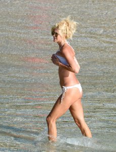 Victoria Silvstedt Sexy thefappening.so 20.jpg