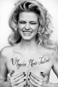 Lara Stone Topless 2.jpg