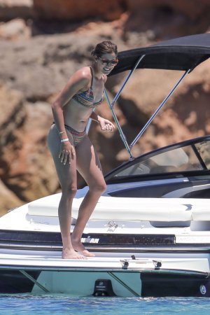 exclusif-joueuse-tennis-garbine-muguruza-vacances-ibiza-espagne-juin-2017 (2).jpg