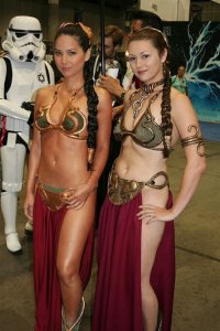 Olivia-Munn-Leia-Costume-18.jpg