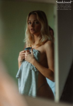 Megan Samperi_Sunkissed 2020-12 (25).jpg