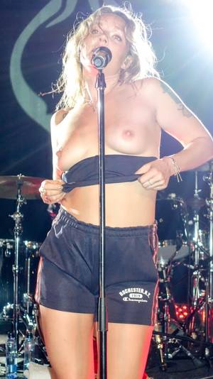 tove-lo_thefappeningblog.com_0006.jpg