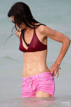katie-holmes_thefappeningblog.com_0008.jpg