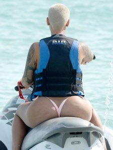 Amber Rose Bikini 005.jpg
