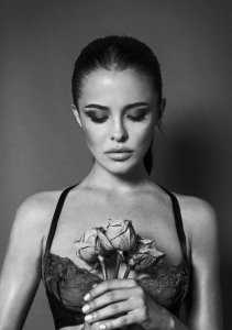 Mara Teigen Bikini 04.jpg