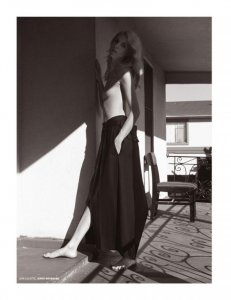 Julia Frauche Naked 08.jpg