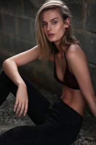 Marta Bez Sexy Topless 2 thefappening.so.jpg