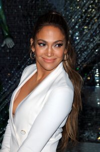 Jennifer Lopez Cleavage 24 thefappening.so.jpg