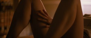 Jennifer Connelly, Valorie Curry Nude & Sexy thefappening.so 4.jpg