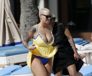 Amber Rose Sexy thefappening.so 7.jpg