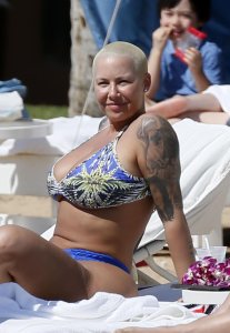 Amber Rose Sexy thefappening.so 8.jpg