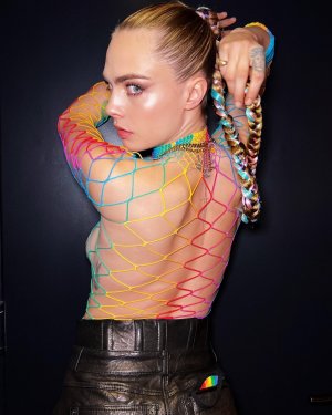 Cara Delevingne (2).jpg