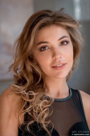 0008-02 thefappeningblog.com.jpg