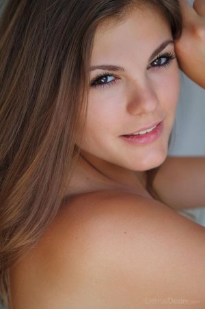 0357-11 thefappeningblog.com.jpg