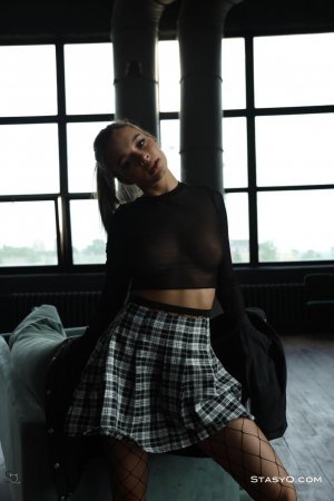 0004-02 thefappeningblog.com.jpg