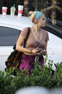 Paris Jackson Braless 6 thefappening.so.jpg