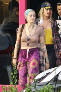 Paris Jackson Braless 4 thefappening.so.jpg