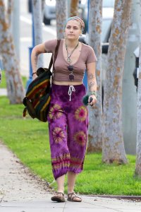 Paris Jackson Braless 11 thefappening.so.jpg