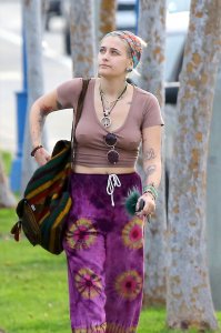 Paris Jackson Braless 13 thefappening.so.jpg