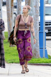 Paris Jackson Braless 23 thefappening.so.jpg