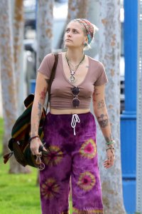 Paris Jackson Braless 24 thefappening.so.jpg