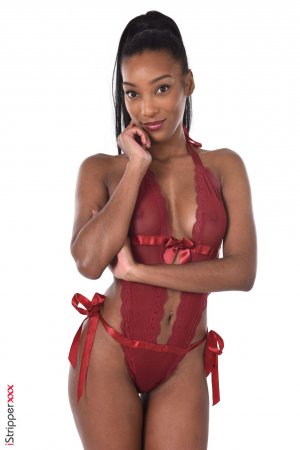 0018-02 thefappeningblog.com.jpg