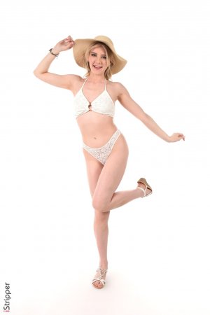 0007-04 thefappeningblog.com.jpg