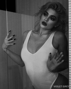 Kylie Jenner Sexy 6 thefappening.so.jpg