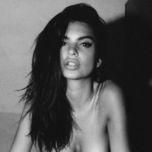 Emily Ratajkowski New Leaked Photos 94 thefappening.so.jpg