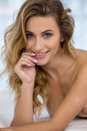 0005-17 thefappeningblog.com.jpg