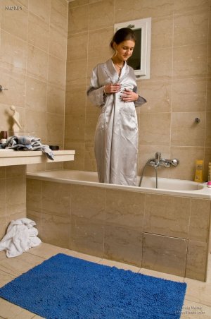 0409-01 thefappeningblog.com.jpg