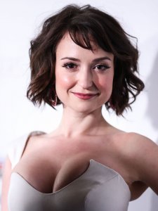 Milana Vayntrub's Clevage 10 thefappening.so.jpg