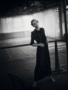 Vivien Solari Sexy Topless 4 thefappening.so.jpg