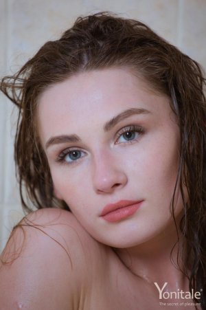 0809-15 thefappeningblog.com.jpg