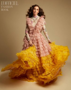 Alison-Brie---Mike-Ruiz-for-LOfficiel-Australia-(July-2022)-03.jpg