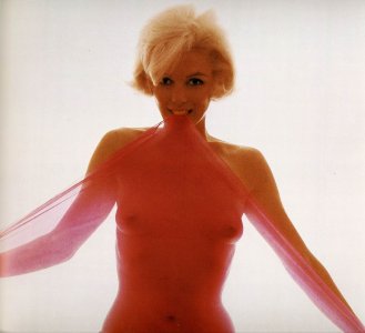 Marilyn_Monroe_196206_Vogue_12.jpg