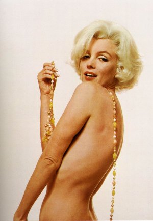Marilyn_Monroe_196206_Vogue_30.jpg