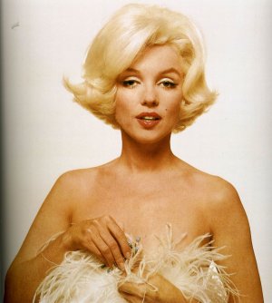 Marilyn_Monroe_196206_Vogue_36.jpg