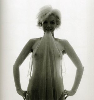 Marilyn_Monroe_196206_Vogue_47.jpg