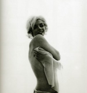 Marilyn_Monroe_196206_Vogue_52.jpg