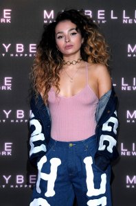 Ella Eyre Braless 20 thefappening.so.jpg