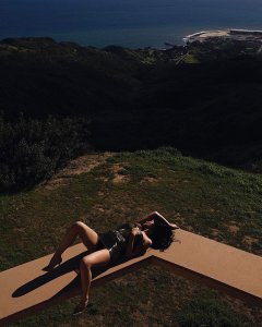 Kylie Jenner Sexy 2 thefappening.so.jpg
