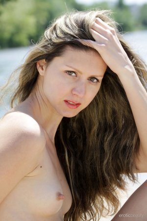 tanta-at-the-lake-13 thefappeningblog.com.jpg